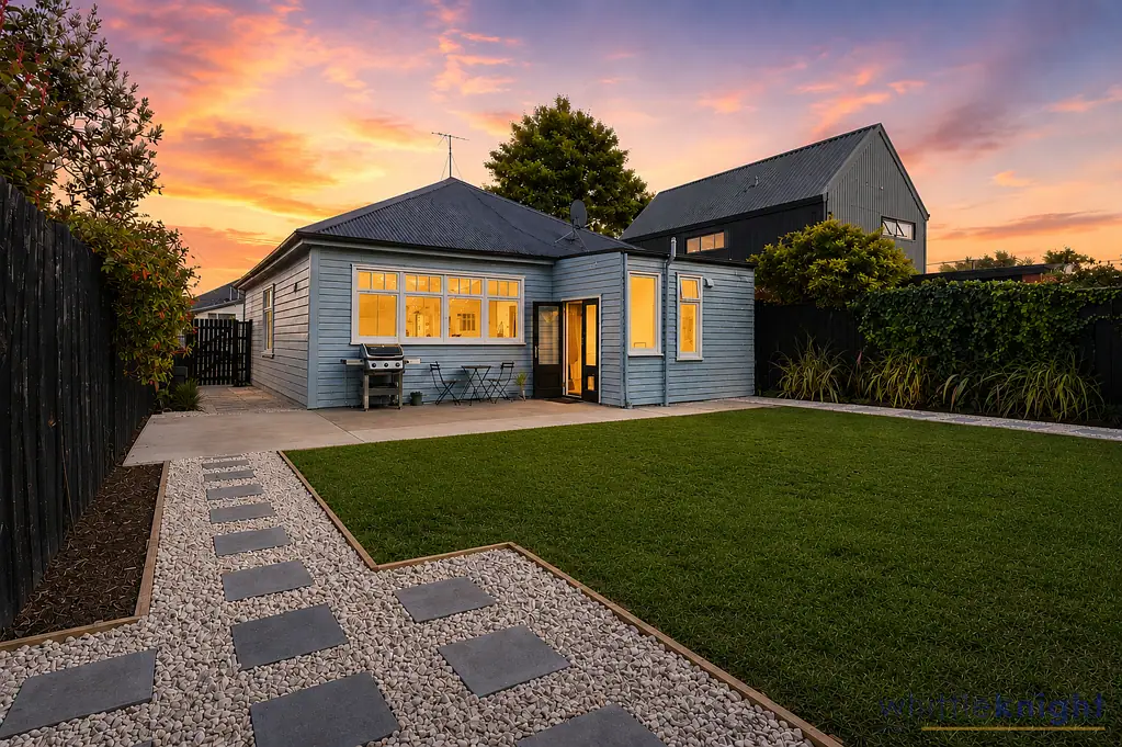 Saint Albans 3Zimmer Now Available Again! Essentially Rebuilt!