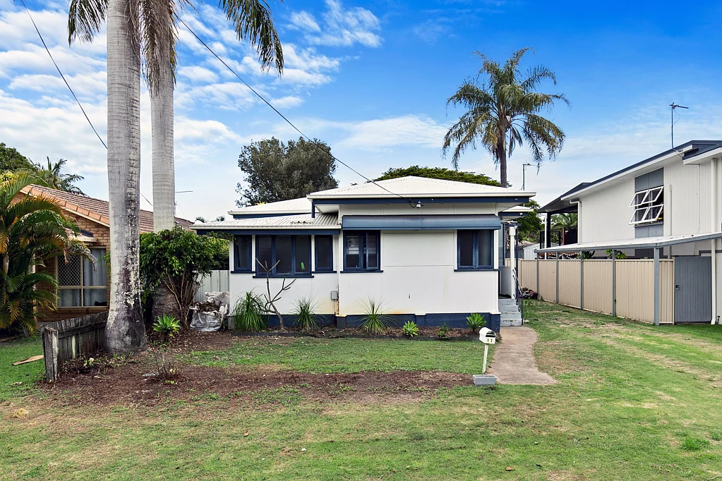 11 Ocean Street, Torquay, QLD 4655