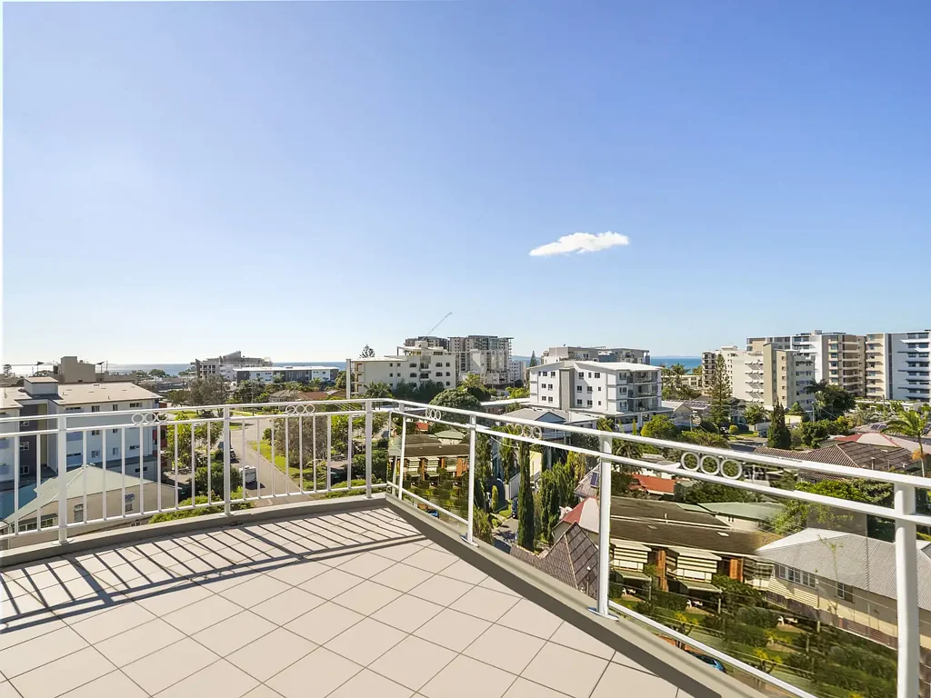 Redcliffe 3房 Suttons Beach近邻 顶层两层私享 厨师级厨房 三车位保障 私人露台全景 POSITION PERFECT  -  Contemporary Comfort