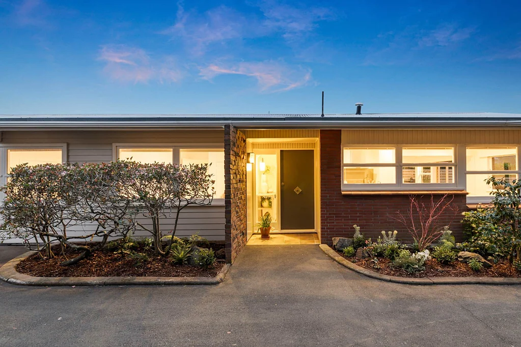 Glendowie 4બેડરૂમ Mid-Century Charm. Single-Level Home