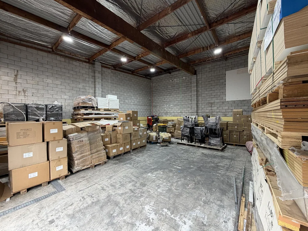 East Tamaki Versatile 300sqm industrial unit - East Tamaki