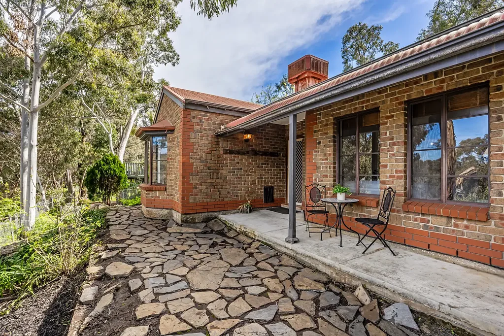 Happy Valley 3Moenga A Refreshed Family Retreat with Room to Grow