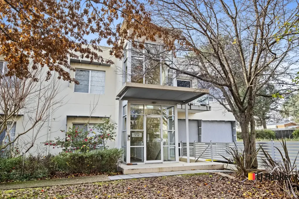 2 Bedroom Apartment With Parkland Views