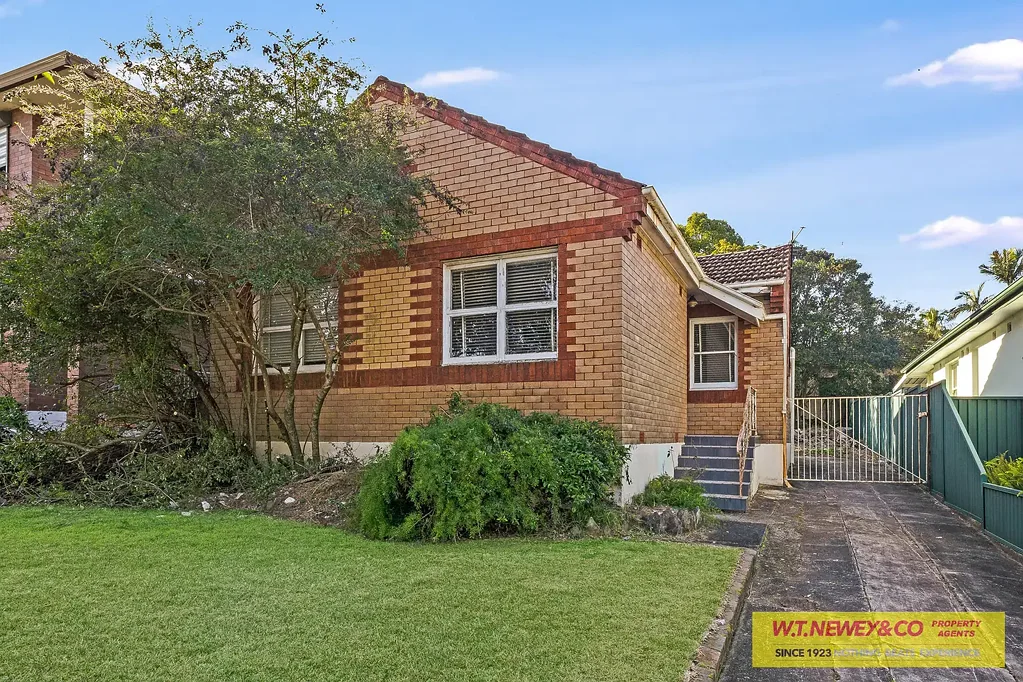 3 MOUNT LEWIS AVENUE, Punchbowl, NSW 2196