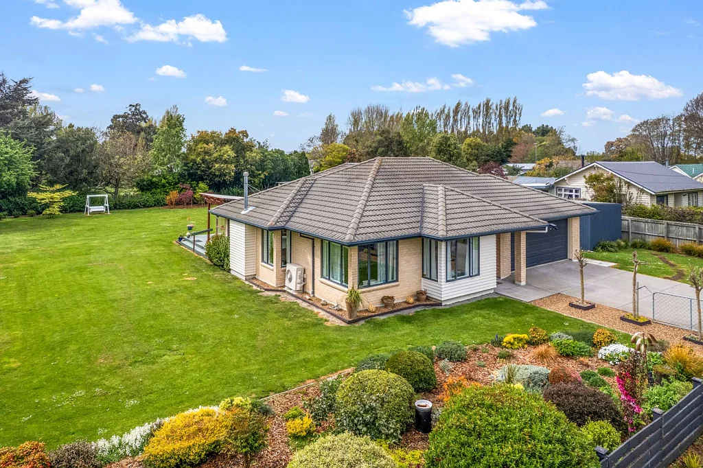 Southbridge 4 Slaapkamer A Modern Classic on a Country Section