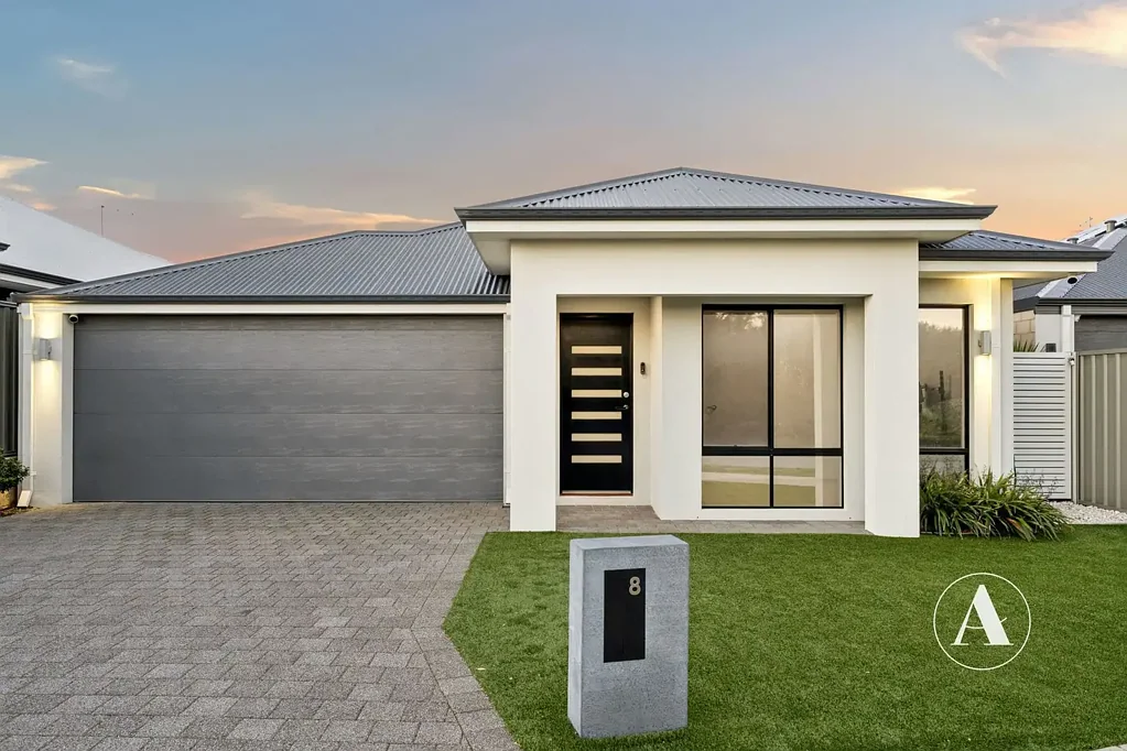 Piara Waters 4 Slaapkamer 220m TO ROBOT PARK + 4 BED + 2 BATH + THEATRE + STUDY/5th BED
