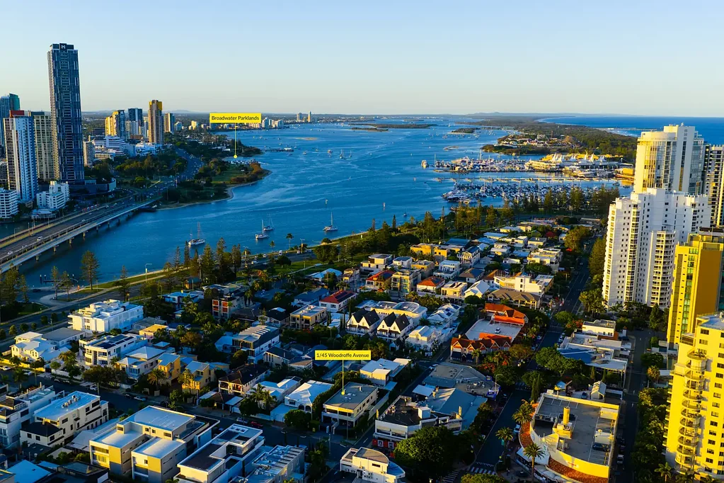 Main Beach 3ਬੈੱਡਰੂਮ Beachside villa in the heart of Main Beach - Steps from Tedder Avenue