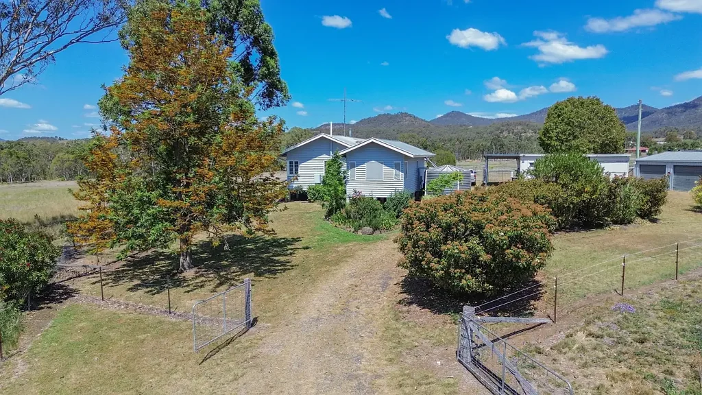 Maryvale The Ultimate 'Tree Change' Homestead: Privacy, Paddocks & Panoramic Views