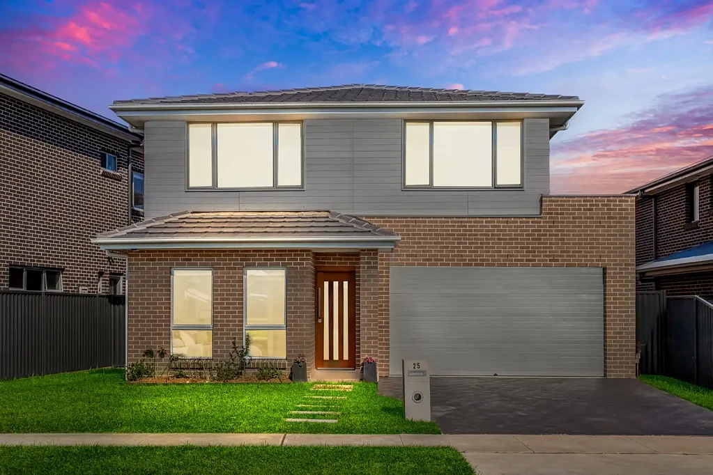 Box Hill 5 Bedroom Contemporary family living in quiet locale