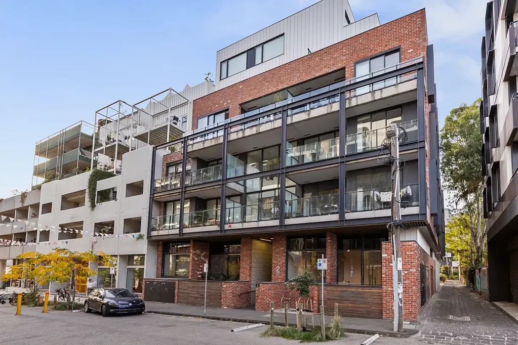 Stylish and Effortless Living – Semi Furnished