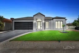 24 Haywood Grove, Melton West