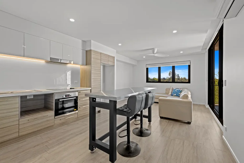 Light-Filled Apartment with Leafy Norman Creek Outlook and Relaxed Inner-City Lifestyle!