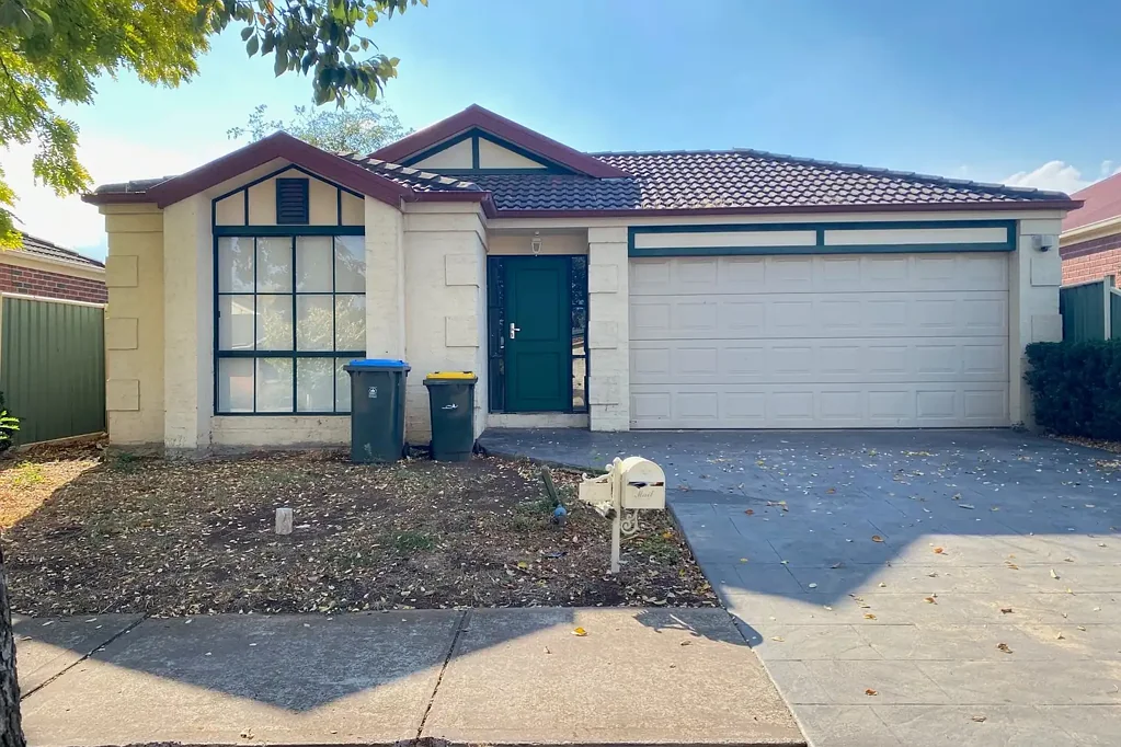 THIS PROPERTY FEATURES:
