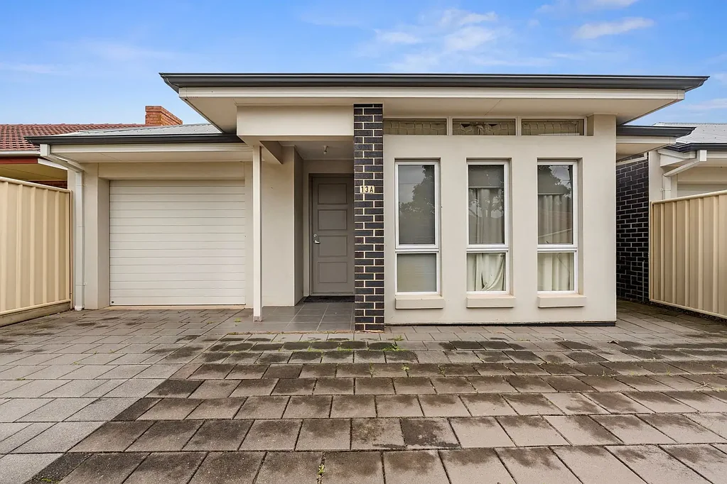 Campbelltown 3chambre Attention Investors- Opportunity Awaits!!