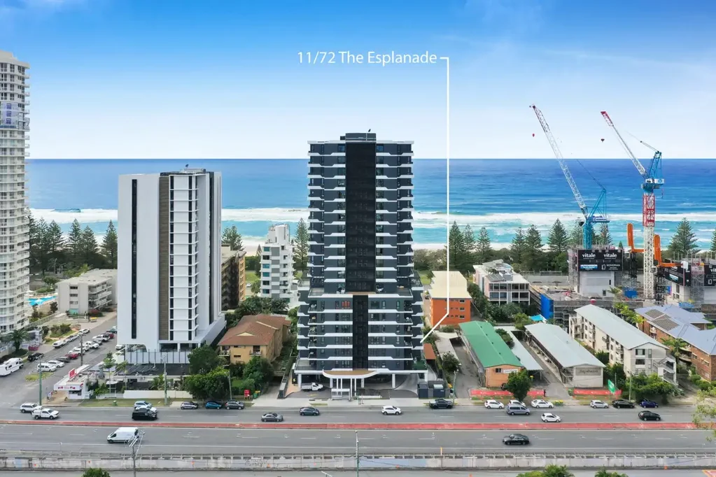 Burleigh Heads 2 Bedroom ULTRA MODERN APARTMENT ON BURLEIGH BEACH!