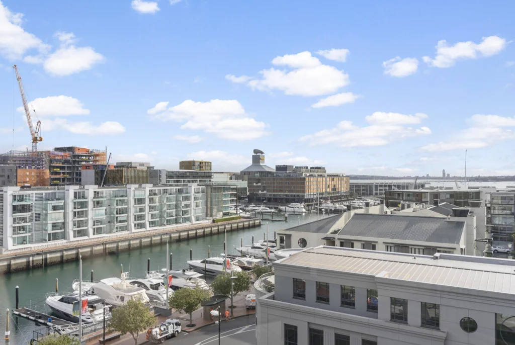 Auckland Central Top floor - Viaduct Premium Offices