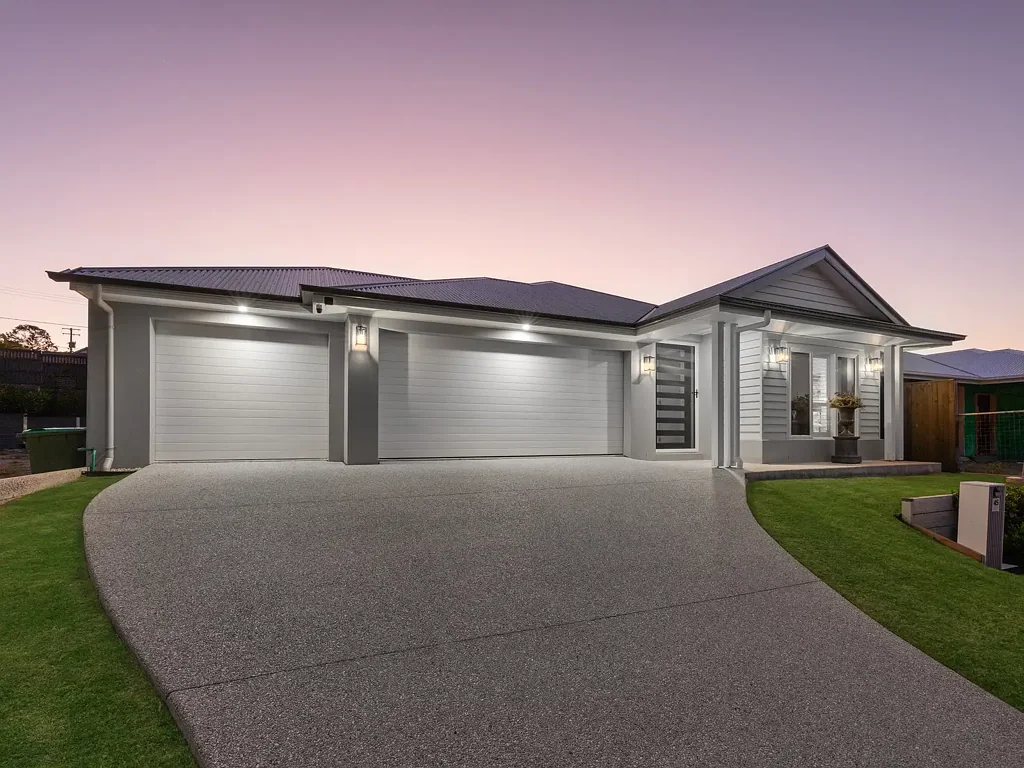 Collingwood Park 4房 2023年新宅 537㎡地块 三车位车库 高地位置 太阳能 智能家居 邻近名校 舒适主卧 现代厨房 低维护后院 Modern & Intelligent Custom Coral Homes Build (260+m2) - Open Tuesday (18th) from 11.00am - 11.30am