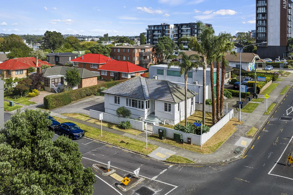 Takapuna 4 Bedroom THAB zone- flat site- multiple uses