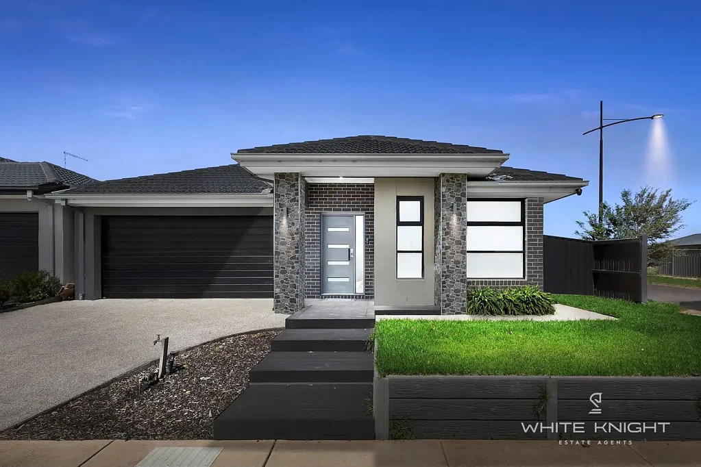 Fraser Rise 3Phòng ngủ MODERN, LOW MAINTENANCE GEM IN GROWING ESTATE!