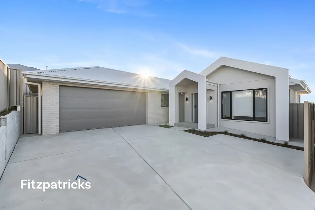 2 / 89 Lingiari Drive, Lloyd, NSW 2650