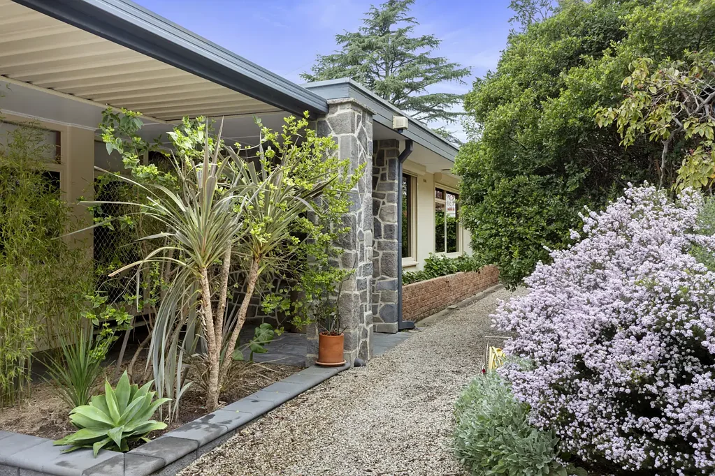 Belair 4 Bedroom A peaceful hills retreat with beautiful views and nature all around…