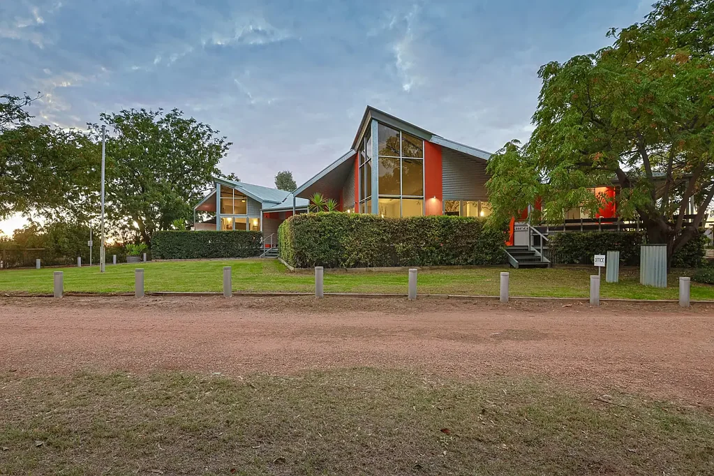 Wentworth 5Moenga A Riverfront Retreat with Dual Living & Airbnb Opportunity