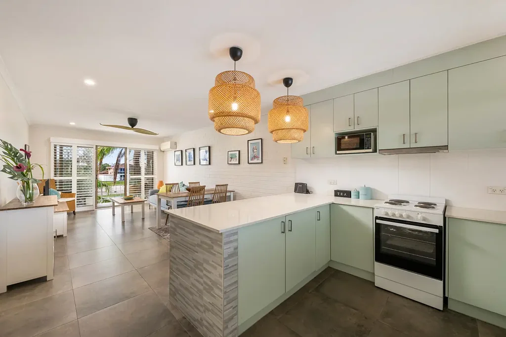 4/10 Akeringa Place, Mooloolaba, QLD 4557