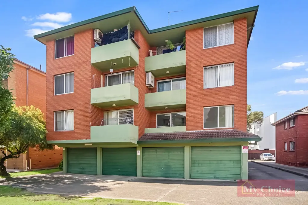 Warwick Farm 2 Bedroom Spacious 2-Bedroom Unit in Prime Location – Great Investment Opportunity!