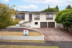 20 Sunnyhills Avenue, Glenview