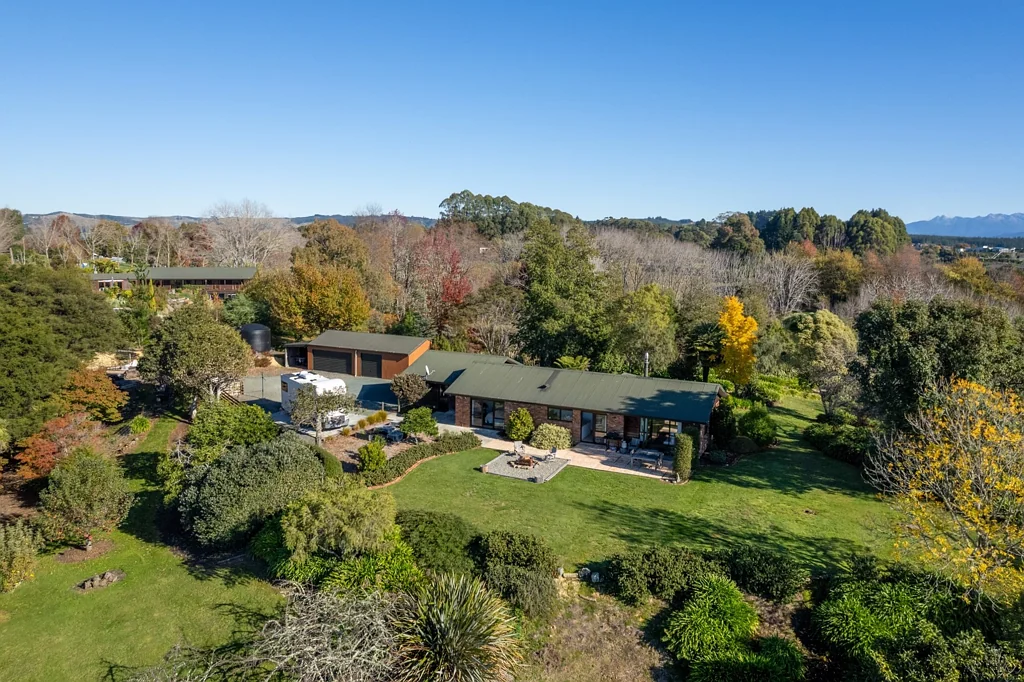 Redwood Valley 4部屋 Lifestyle Retreat with Income!