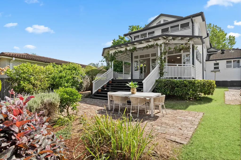2 Karoo Crescent, Hornsby Heights, NSW 2077
