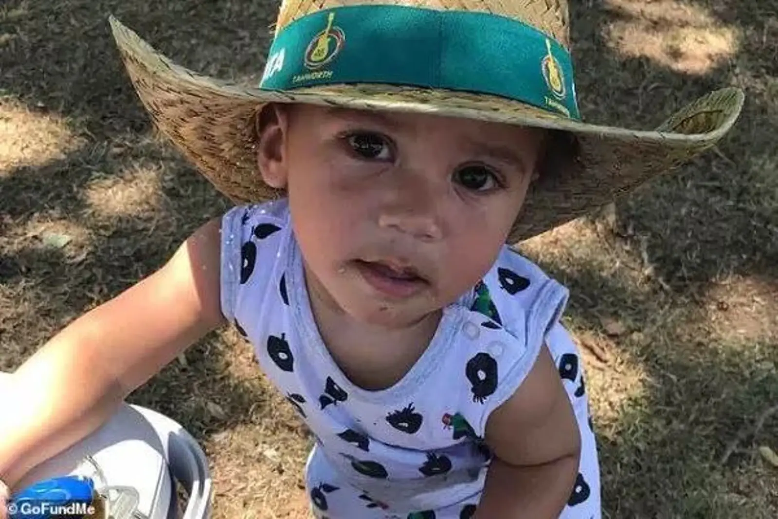 悲剧！悉尼男童独自一人在车内被活活热死！其母发起众筹为爱子举办葬礼...