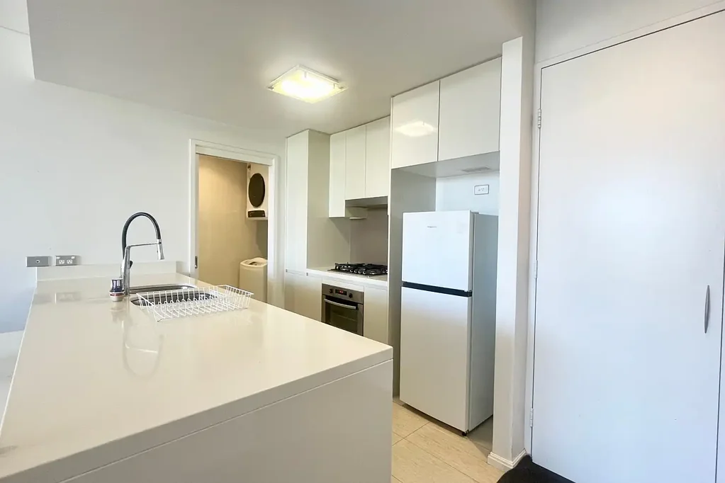 LIGHT FILLED FURNISHED 2 BEDROOM APARTMENT