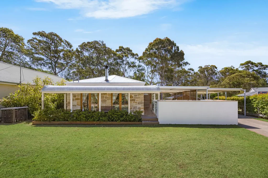 Wilton 4कमरा Renovated Family Haven on 1,248sqm of Village Charm