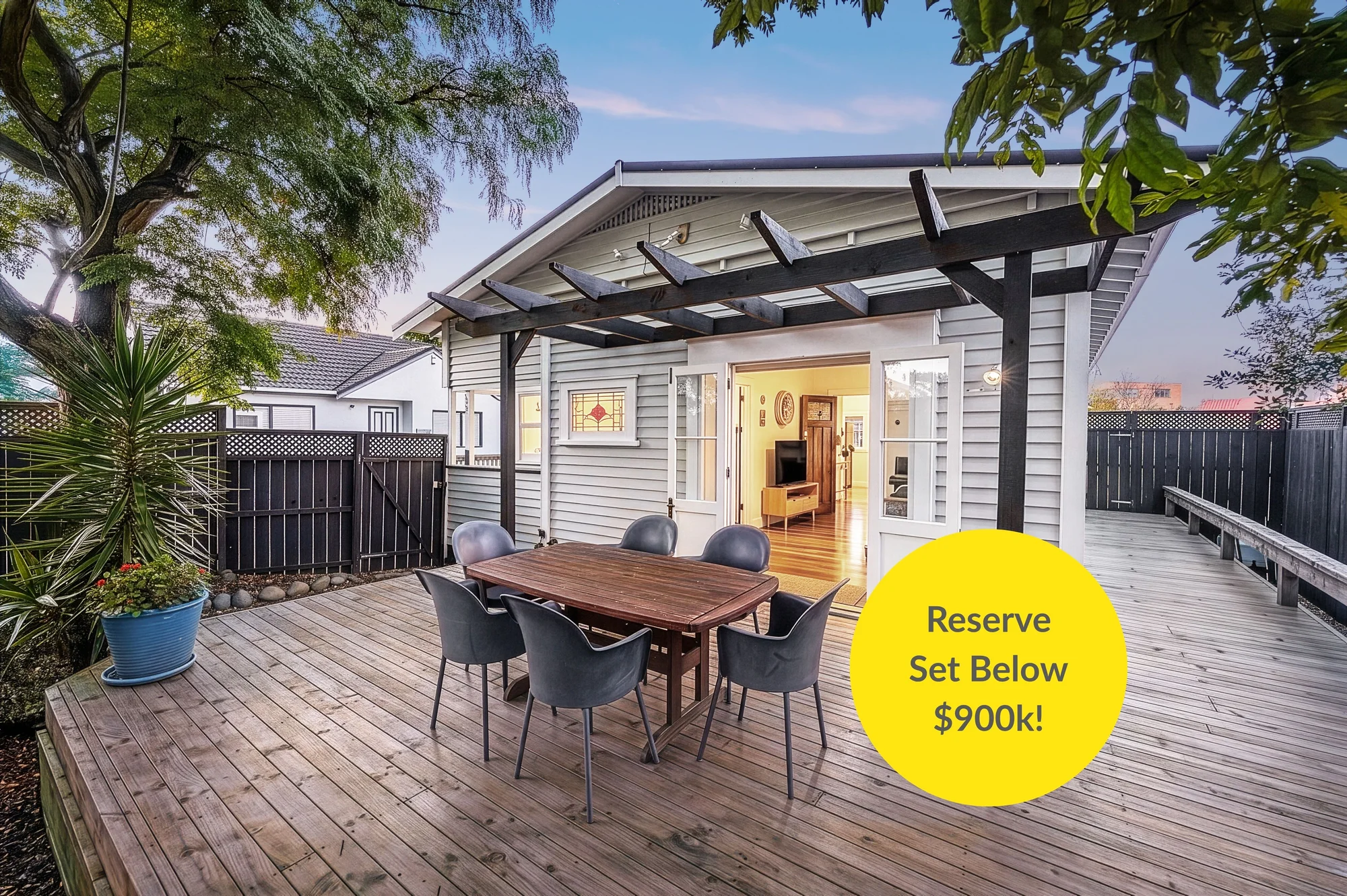 Onehunga 2침실 Declared Reserve Below $900k!