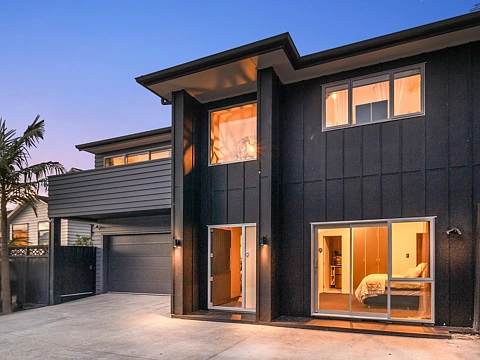 Onehunga 4房  Family living, taken to new heights