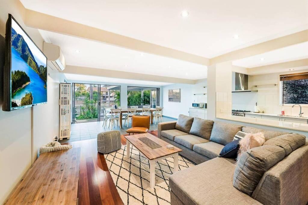 4A ADMIRALS CT, MOOLOOLABA QLD 4557, 0 ห้องนอน, 0 ห้องน้ำ, House