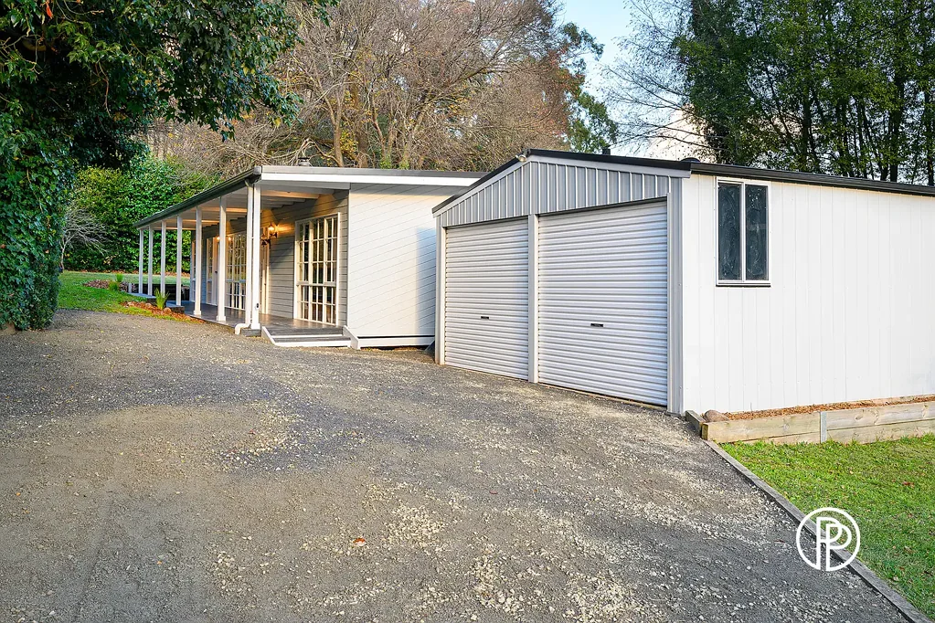 Millgrove 4Zimmer MODERN, CONTEMPORARY STYLE HOME WITH DOUBLE GARAGE