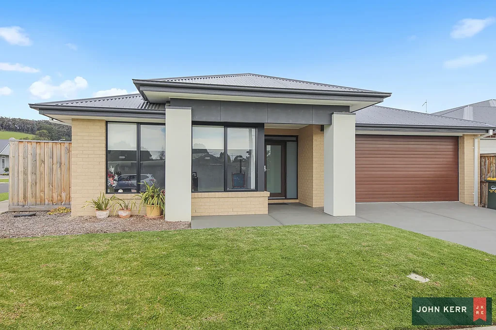 Trafalgar 4 Bedroom STYLISH QUALITY ENTERTAINER THAT WILL IMPRESS