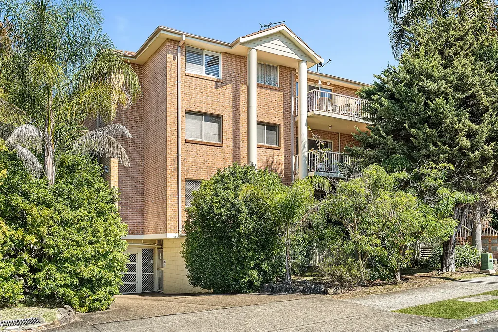 Kogarah 2Moenga Exceptional Space and Comfort in this Generous Two-Bedroom Unit
