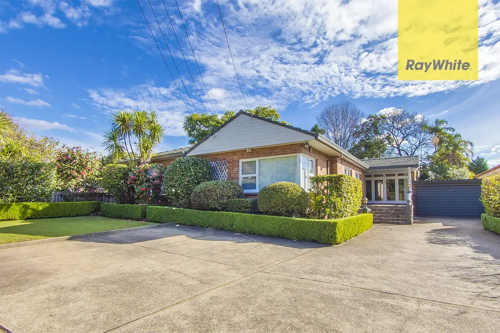 Prestigious Golf Course Living - Spacious Family Home with Resort-Style Entertaining