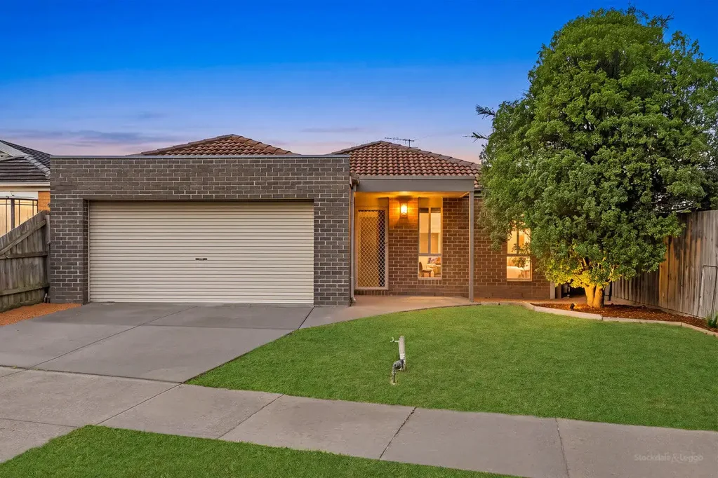 Pakenham 3房 Pakenham 优越地段，428平方米现代家庭生活 Modern Family Living on 428sqm in a Prime Pakenham Location