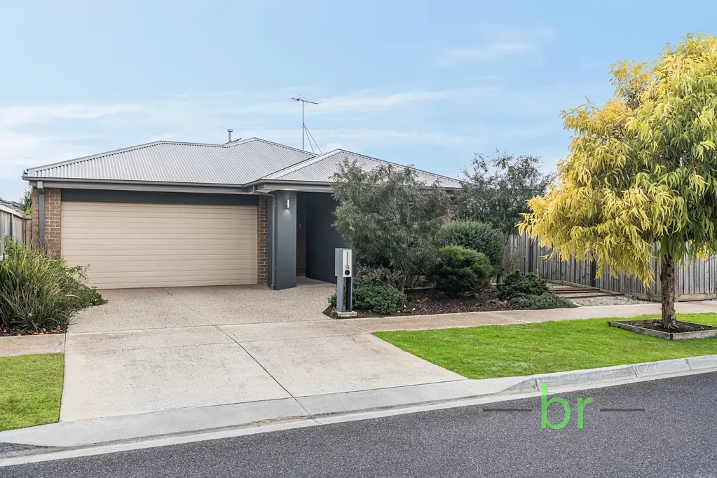 Lara 4房  4-Bedroom Home with Modern Comforts and Outdoor Entertaining