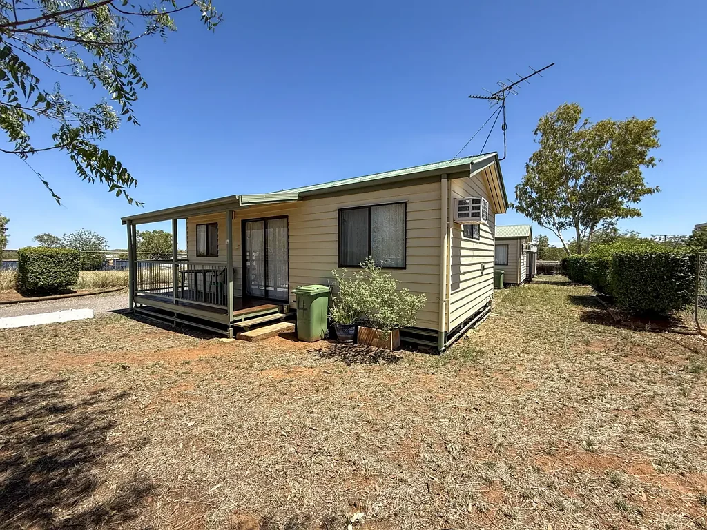 Cloncurry 7침실 Fantastic Investment Opportunity – 4-Unit Complex with Over 11% ROI!