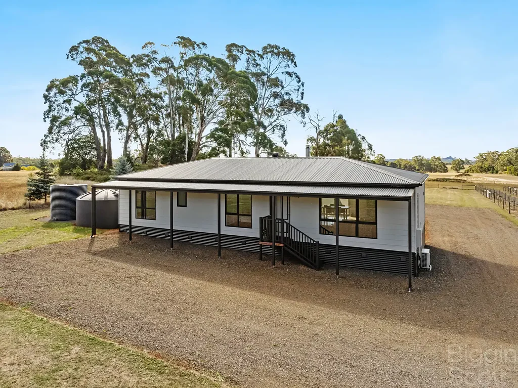 Coomoora 3 Bedroom Modern Country Living – Brand New Home on Over an Acre