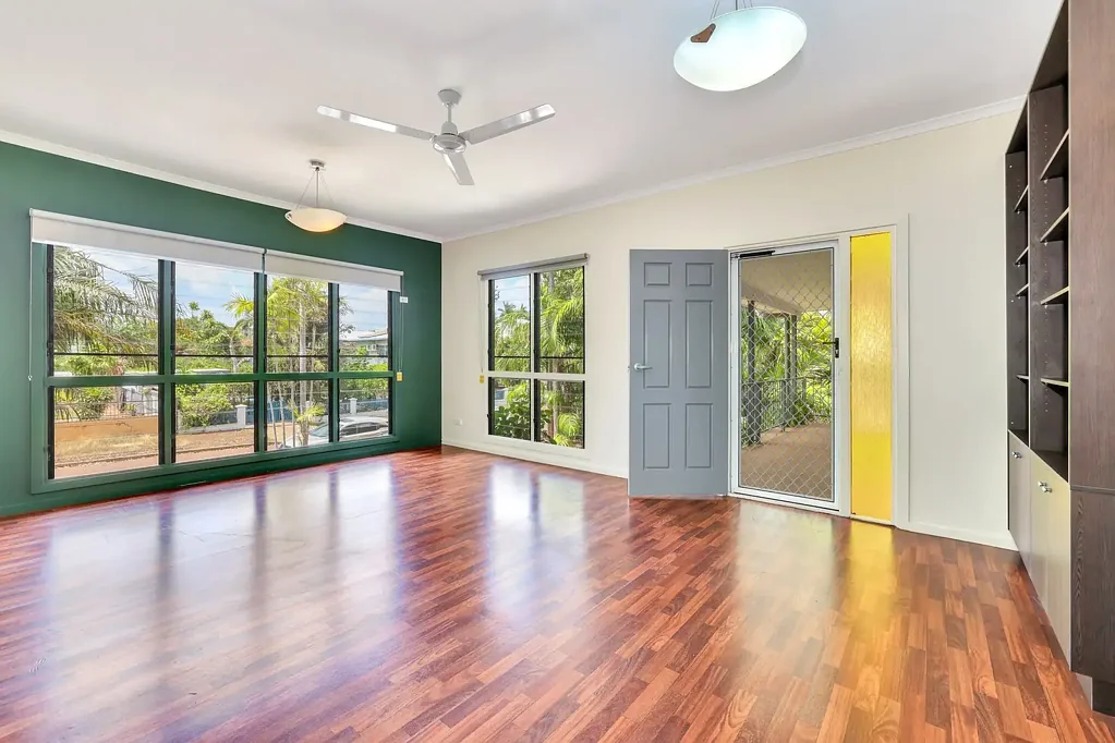 Top floor living only