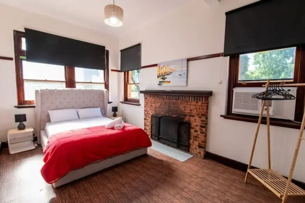 Affordable Worker Accommodation Private Room in Historic Hotel | All Bills Included