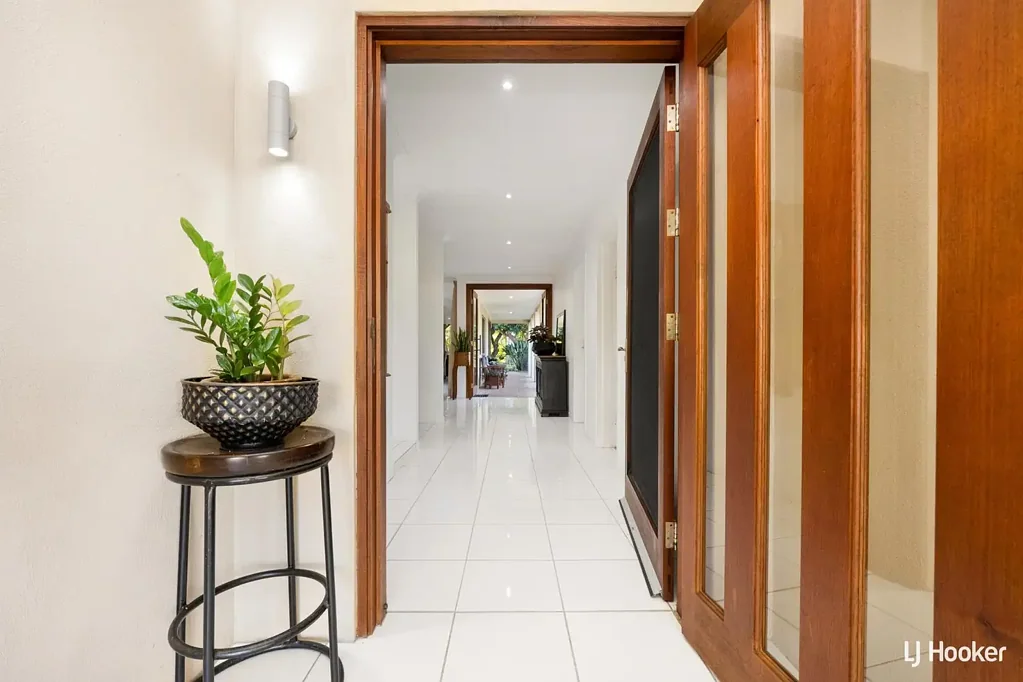 Douglas 5房  Spacious Executive Living in a Beautiful Riverside Setting
