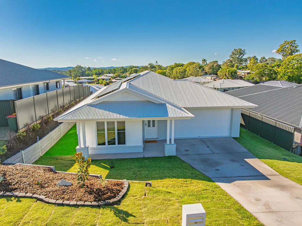 32 Brickfields Cres, Southside, QLD 4570