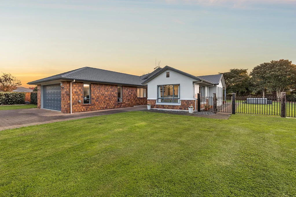 Cambridge 4房  Tranquil half-acre haven near town!